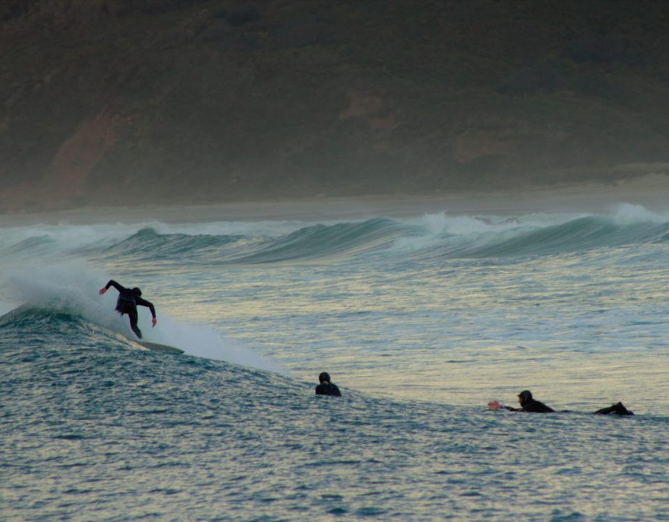 Surf al atardecer en Cantabria
