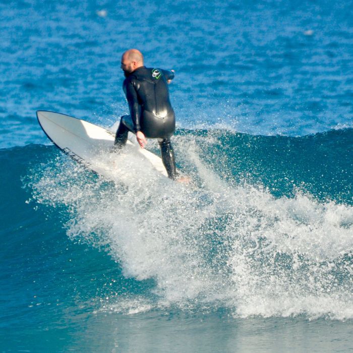 Monitor de surf en San Vicente de la Barquera – Julen Etxeberría